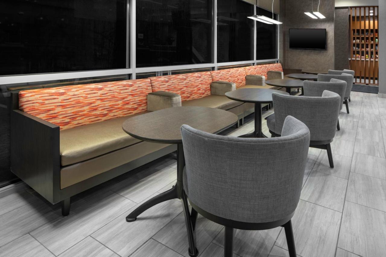 Springhill Suites By Marriott Raleigh Ейпекс Екстериор снимка